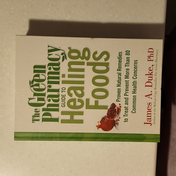 Over 500 pages of useful information 👍🏻 - Picture 1 of 4